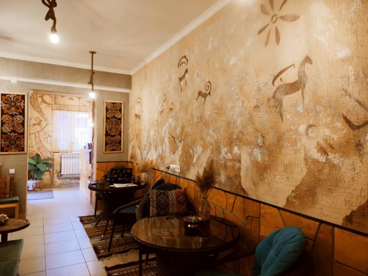Silkroad Guesthouse Bischkek Exterior foto